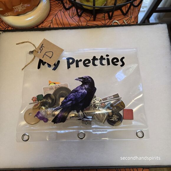 My Pretties Raven Crow Assemblage Art Crafting Lot Vintage Buttons Charms Lot D - Picture 3 of 5